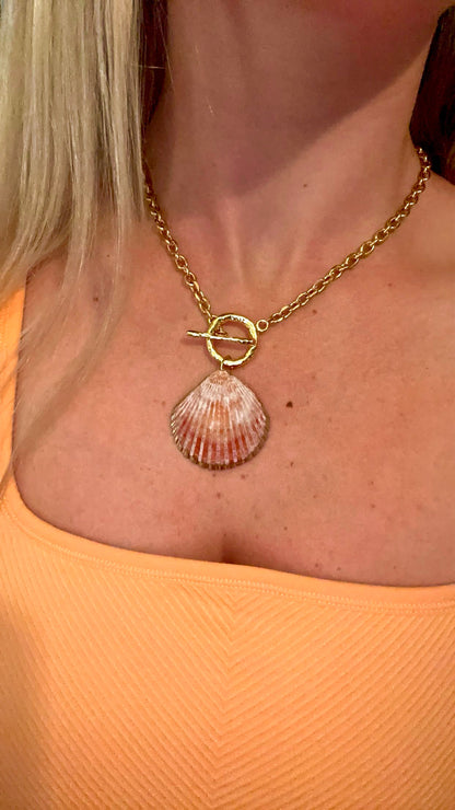 Chunky shell necklace 🐚