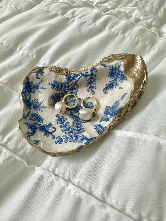 Oyster jewelry dish- blue floral 💙